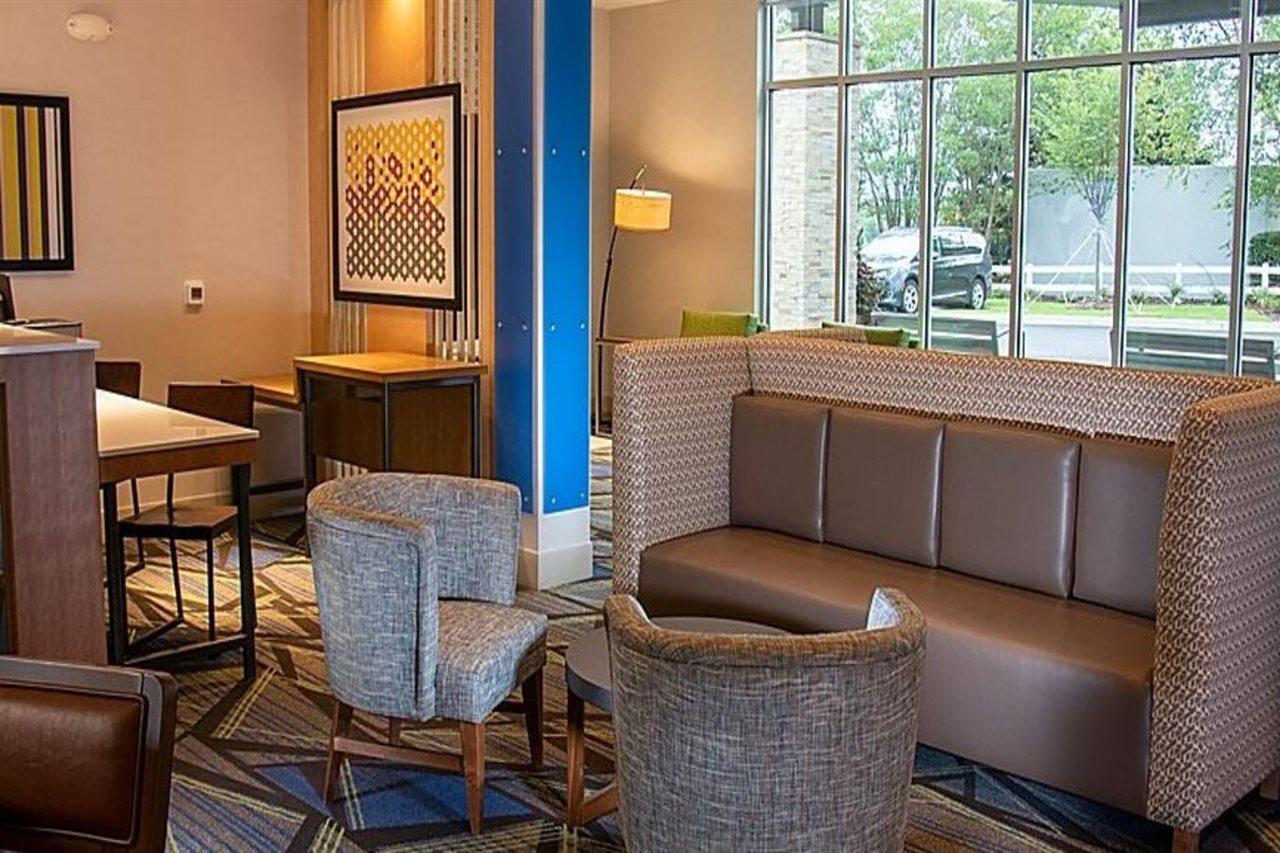 Holiday Inn Express & Suites Tuscaloosa East By Ihg Exterior photo