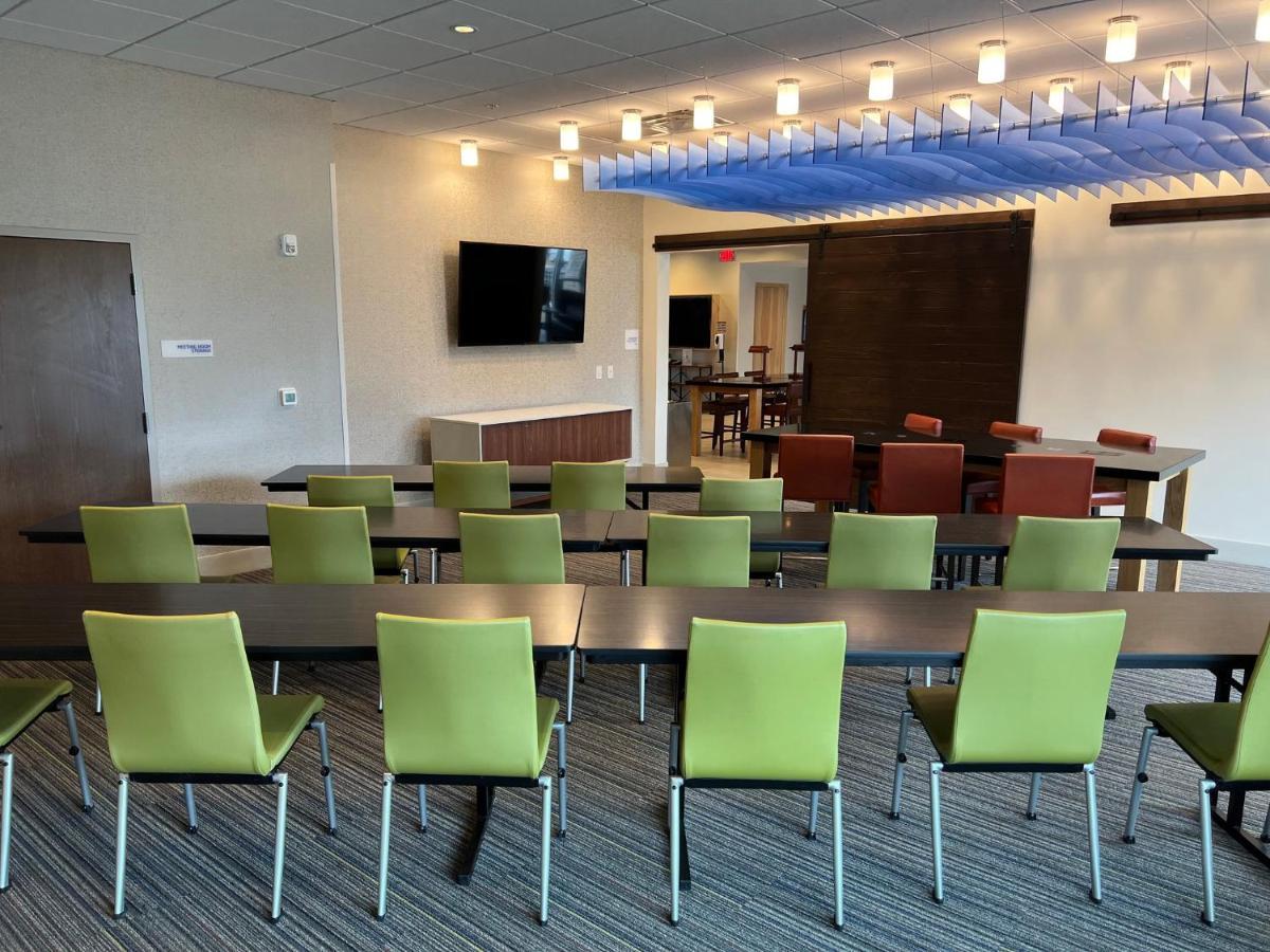 Holiday Inn Express & Suites Tuscaloosa East By Ihg Exterior photo