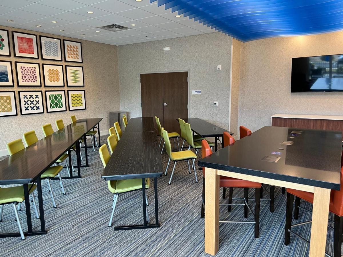 Holiday Inn Express & Suites Tuscaloosa East By Ihg Exterior photo